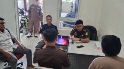Satpol PP dan WH Aceh Selatan Limpahkan Tersangka Kasus Tuak ke Kejari