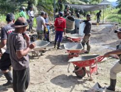 Dari Gotong Royong Lahir Harapan, TNI dan Warga Bangun Jembatan Aramco di Aceh Selatan
