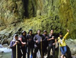 Komunitas Tuan Tapa Jelajahi Destinasi Gua Kalam di Tapaktuan
