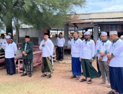 Menjaga Warisan Ilmu dan Adab, HUDA Gelar Bakti Sosial di Makam Tgk Syiah Kuala